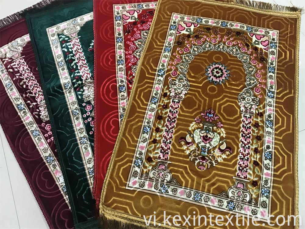 raschel flush prayer rug 